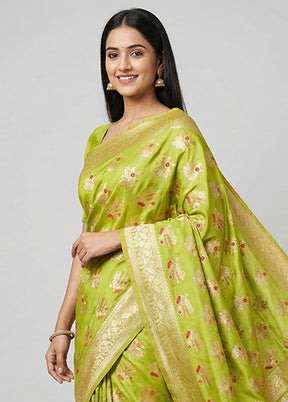 Green Uppada Silk Saree With Blouse Piece