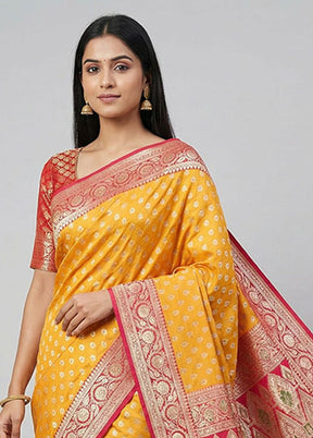 Yellow Handloom Banarasi Pure Silk Saree With Blouse Piece