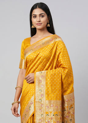 Yellow Handloom Banarasi Pure Silk Saree With Blouse Piece
