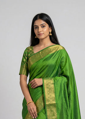 Green Dupion Silk Saree With Blouse Piece