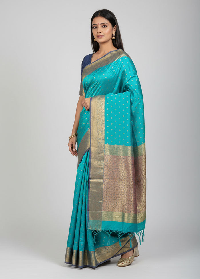 Green Handloom Kanjivaram Pure Silk Saree With Blouse Piece