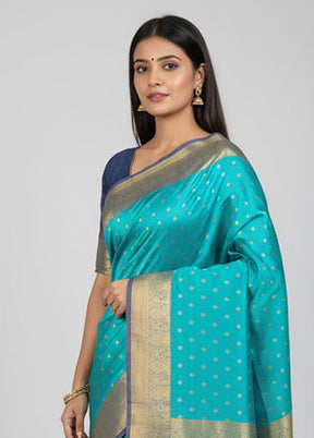 Green Handloom Kanjivaram Pure Silk Saree With Blouse Piece