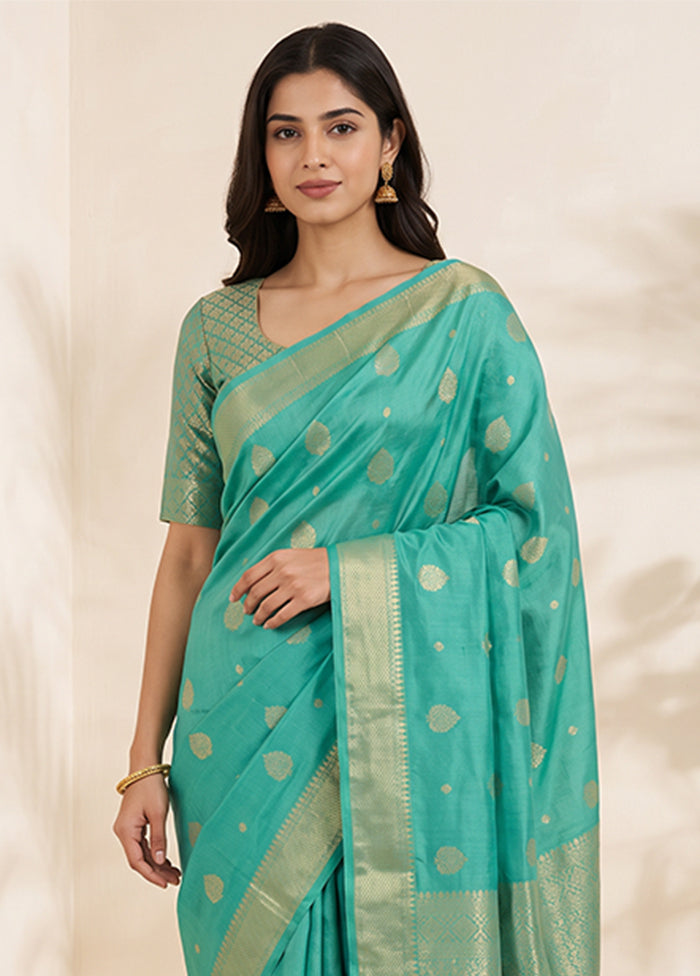 Green Handloom Kanjivaram Pure Silk Saree With Blouse Piece