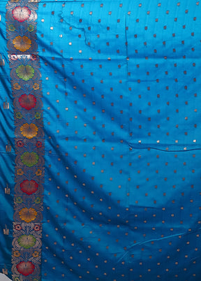 Blue Katan Silk Saree With Blouse Piece