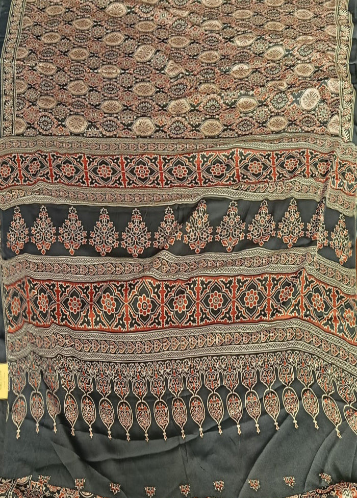 Black Printed Silk Saree Without Blouse Piece