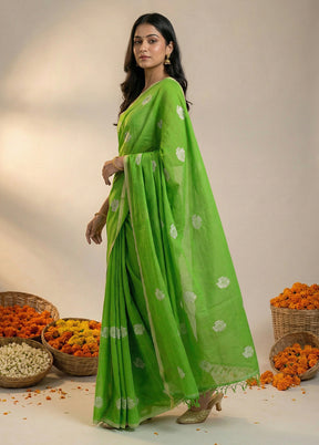 Green Matka Silk Saree With Blouse Piece
