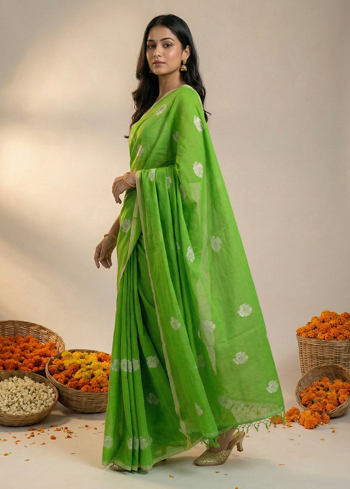 Green Matka Silk Saree With Blouse Piece