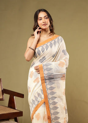 Cream Matka Silk Saree With Blouse Piece