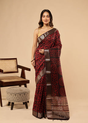 Red Cotton Saree With Blouse Piece