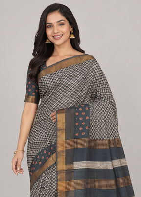 Grey Cotton Saree With Blouse Piece