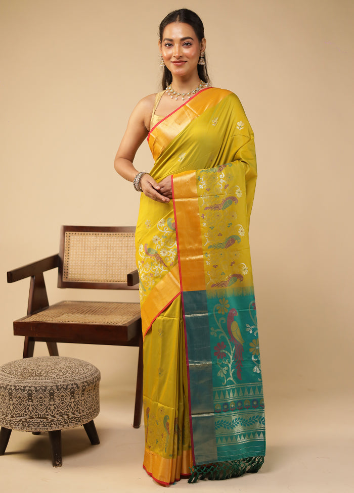 Green Dupion Silk Saree With Blouse Piece