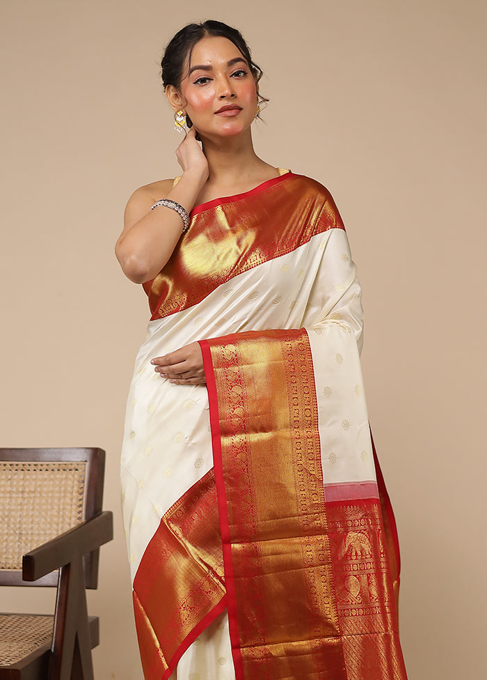 White Handloom Kanchipuram Pure Silk Saree With Blouse Piece