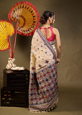 Cream Assam Silk Saree With Blouse Piece