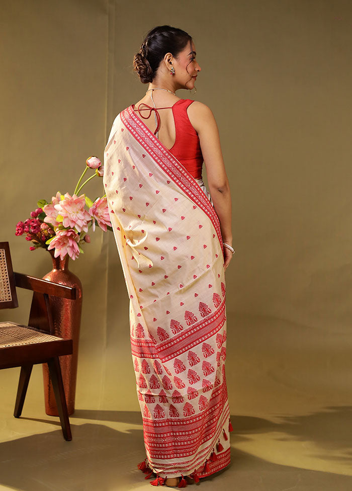 Cream Assam Silk Saree With Blouse Piece