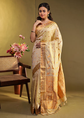 Cream Assam Silk Saree With Blouse Piece