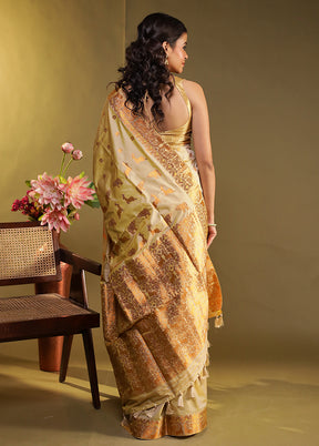 Cream Assam Silk Saree With Blouse Piece