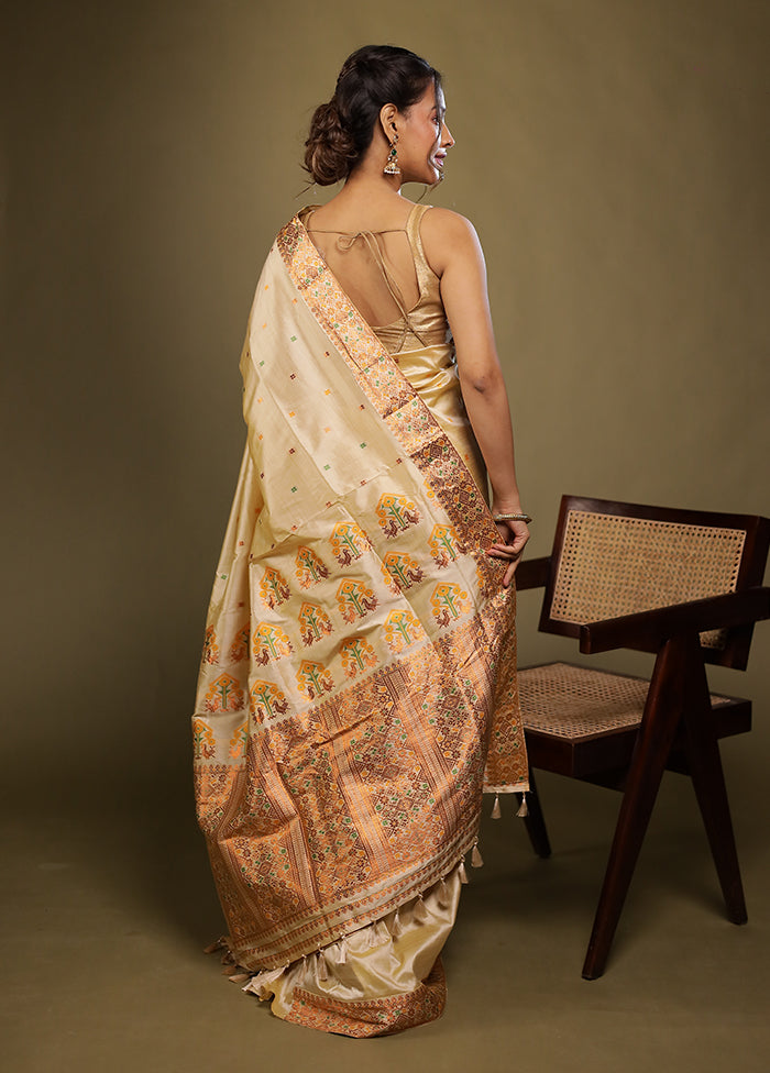 Cream Assam Silk Saree With Blouse Piece