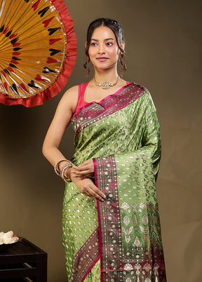 Green Tanchoi Silk Saree With Blouse Piece