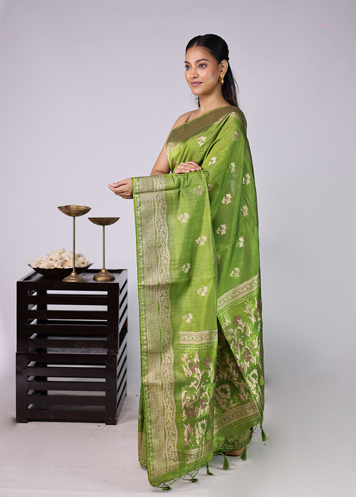 Green Dupion Silk Saree With Blouse Piece