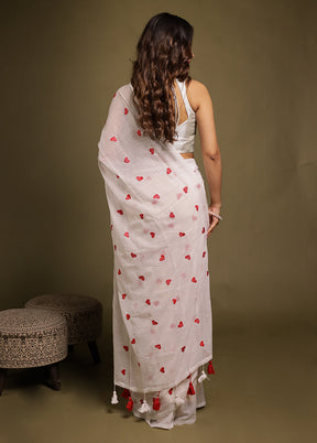 White Matka Silk Saree With Blouse Piece