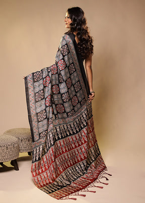 Black Printed Silk Saree With Blouse Piece