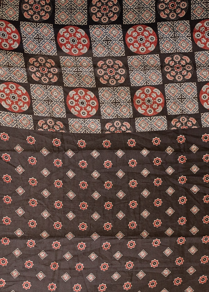 Black Printed Silk Saree With Blouse Piece