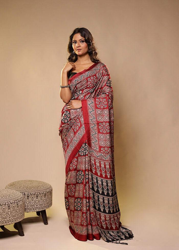 Maroon Printed Silk Saree Without Blouse Piece