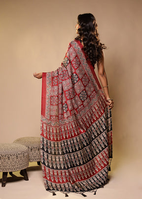 Maroon Printed Silk Saree Without Blouse Piece