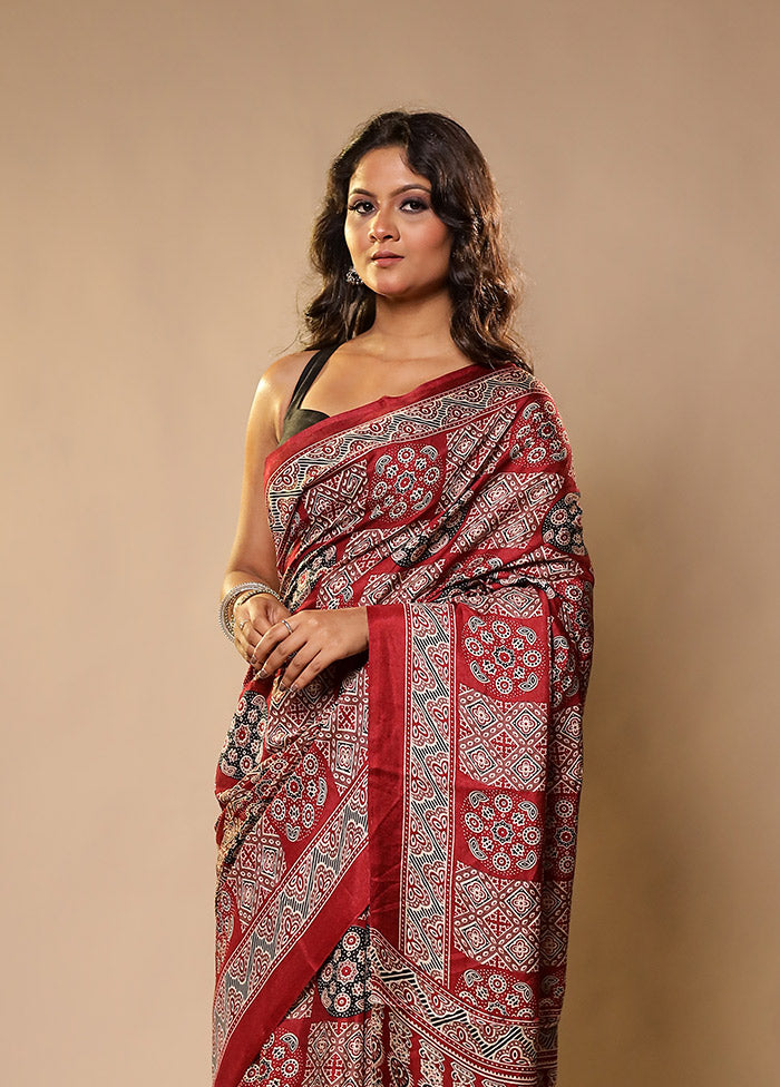 Maroon Printed Silk Saree Without Blouse Piece