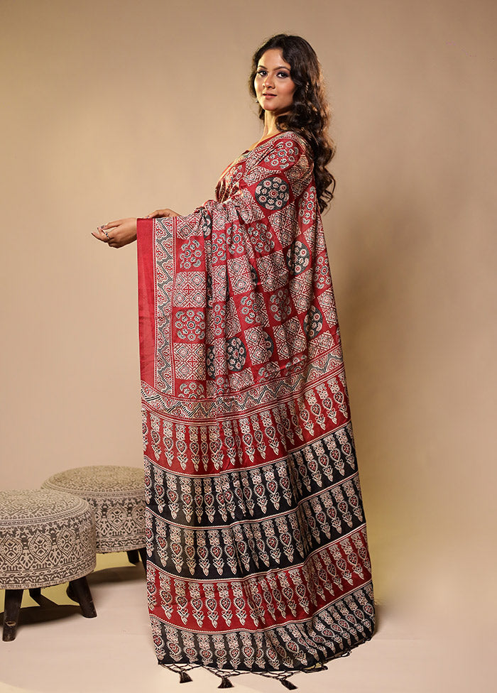 Maroon Printed Silk Saree Without Blouse Piece