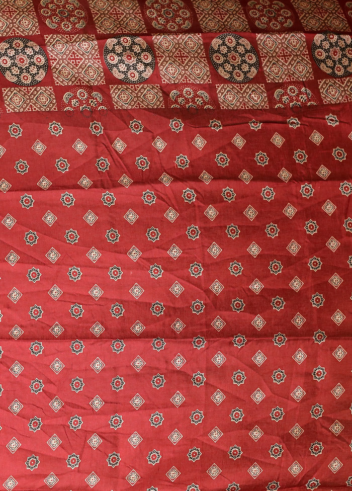 Maroon Printed Silk Saree Without Blouse Piece
