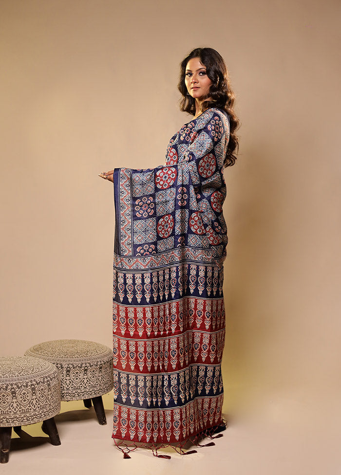 Blue Printed Silk Saree With Blouse Piece