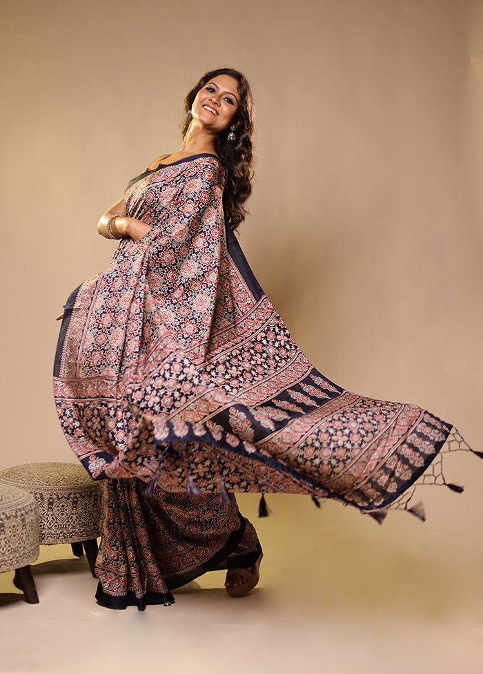 Blue Printed Silk Saree Without Blouse Piece