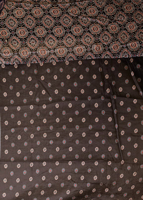 Black Printed Silk Saree With Blouse Piece