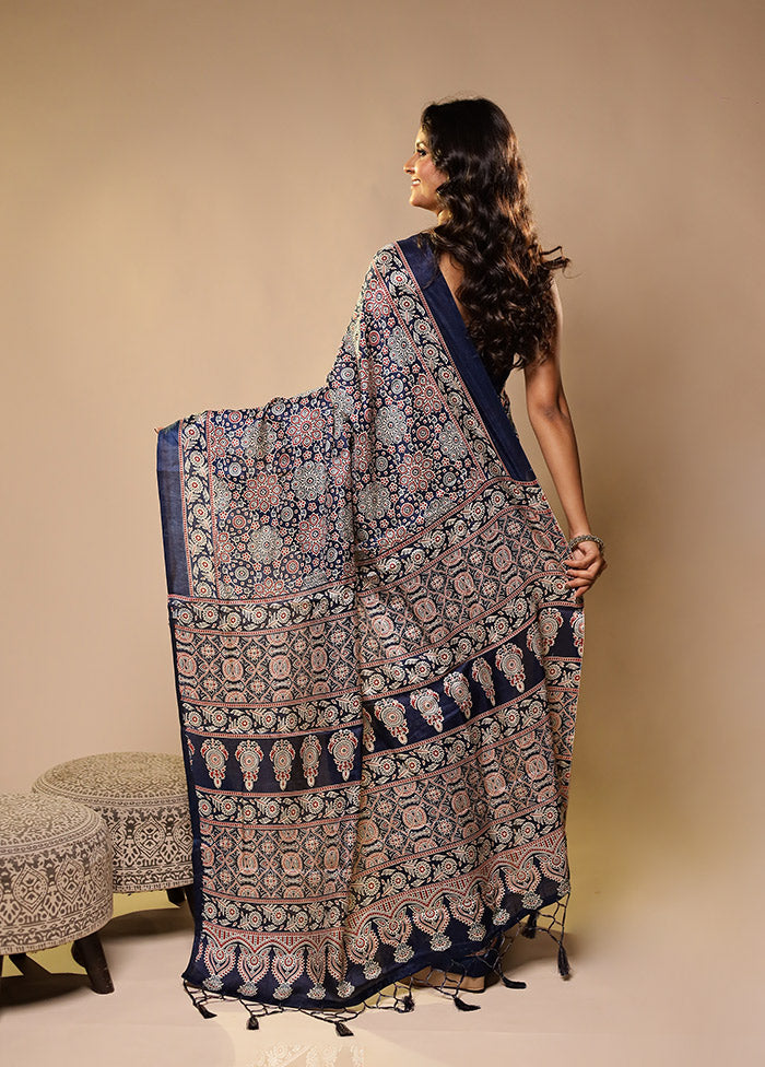 Blue Printed Silk Saree With Blouse Piece