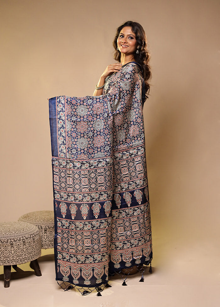 Blue Printed Silk Saree With Blouse Piece
