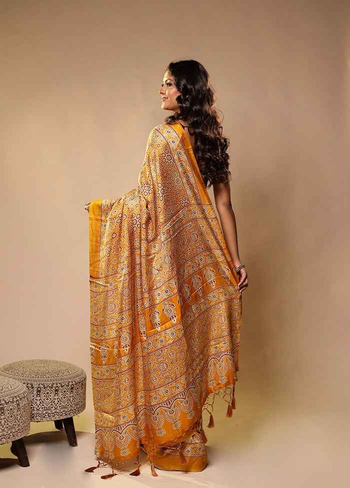 Brown Printed Silk Saree With Blouse Piece