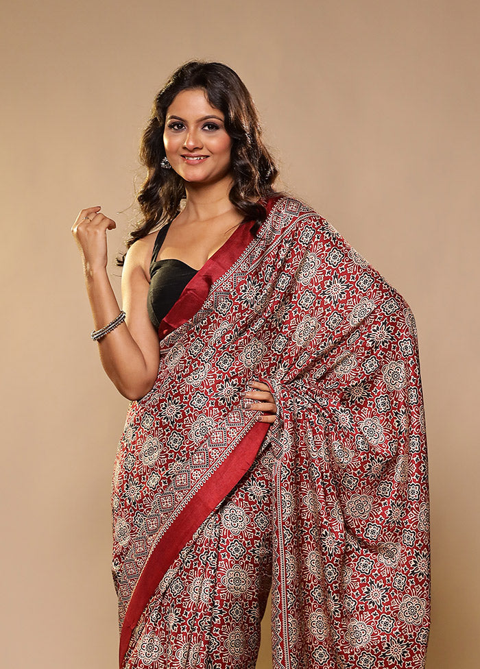 Maroon Printed Silk Saree With Blouse Piece
