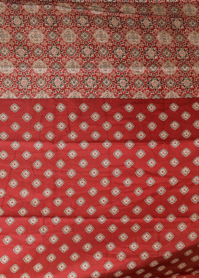 Maroon Printed Silk Saree With Blouse Piece