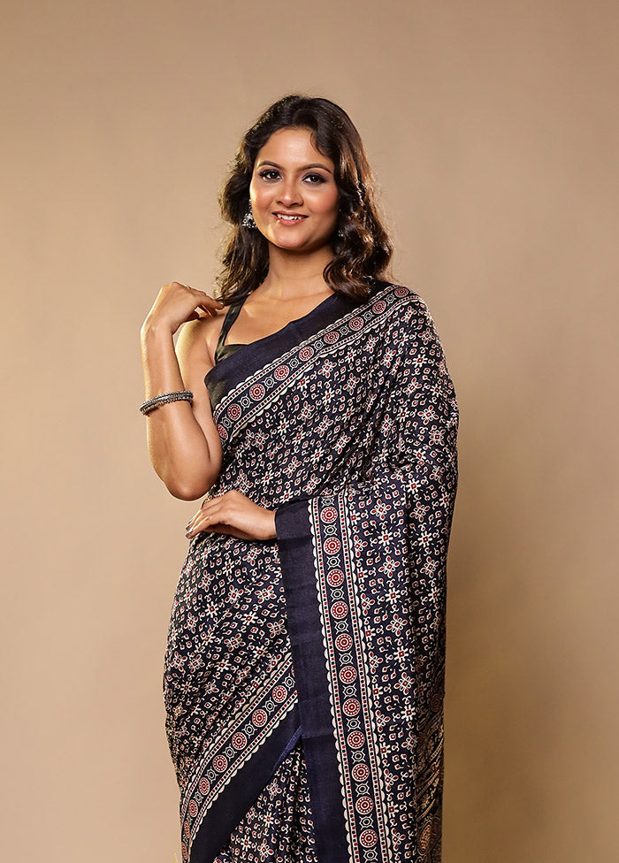 Multicolor Printed Silk Saree With Blouse Piece