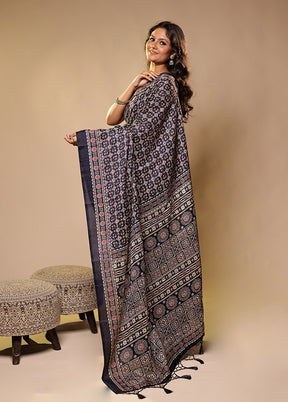 Multicolor Printed Silk Saree With Blouse Piece