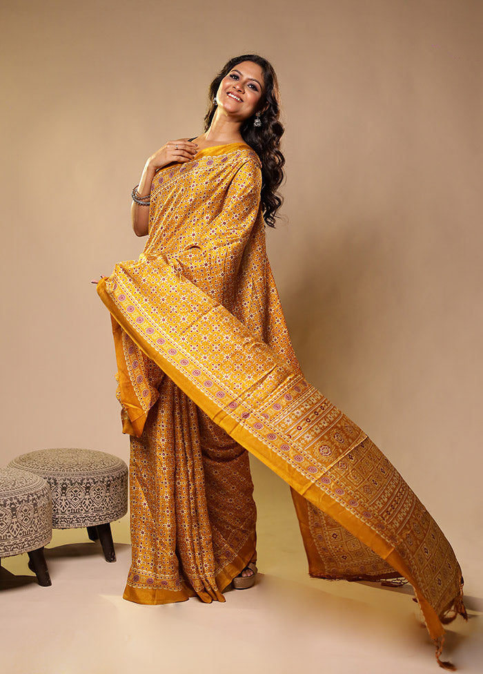 Brown Printed Silk Saree With Blouse Piece