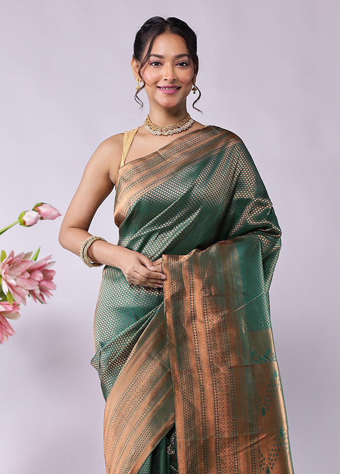 Green Handloom Kanjivaram Pure Silk Saree With Blouse Piece