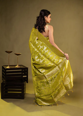 Green Dupion Silk Saree With Blouse Piece