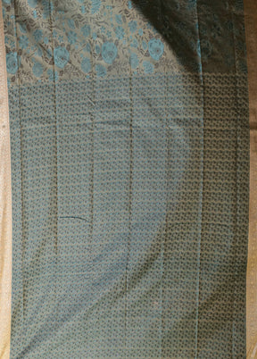 Green Kanjivaram Silk Saree With Blouse Piece
