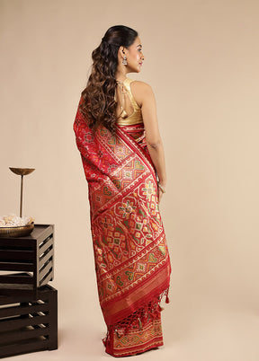Red Dupion Silk Saree With Blouse Piece