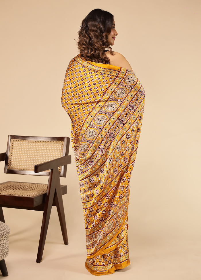 Yellow Printed Silk Saree Without Blouse Piece