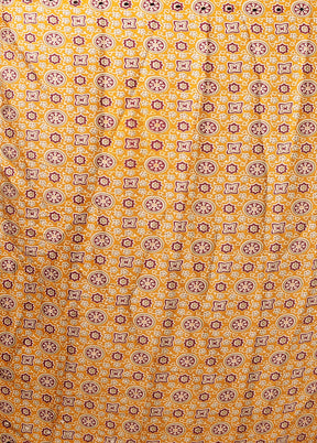Yellow Printed Silk Saree Without Blouse Piece