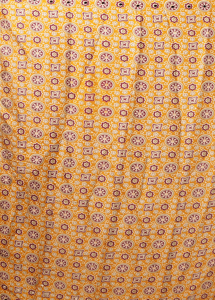 Yellow Printed Silk Saree Without Blouse Piece