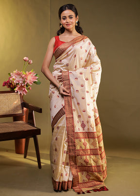 Cream Assam Silk Saree With Blouse Piece